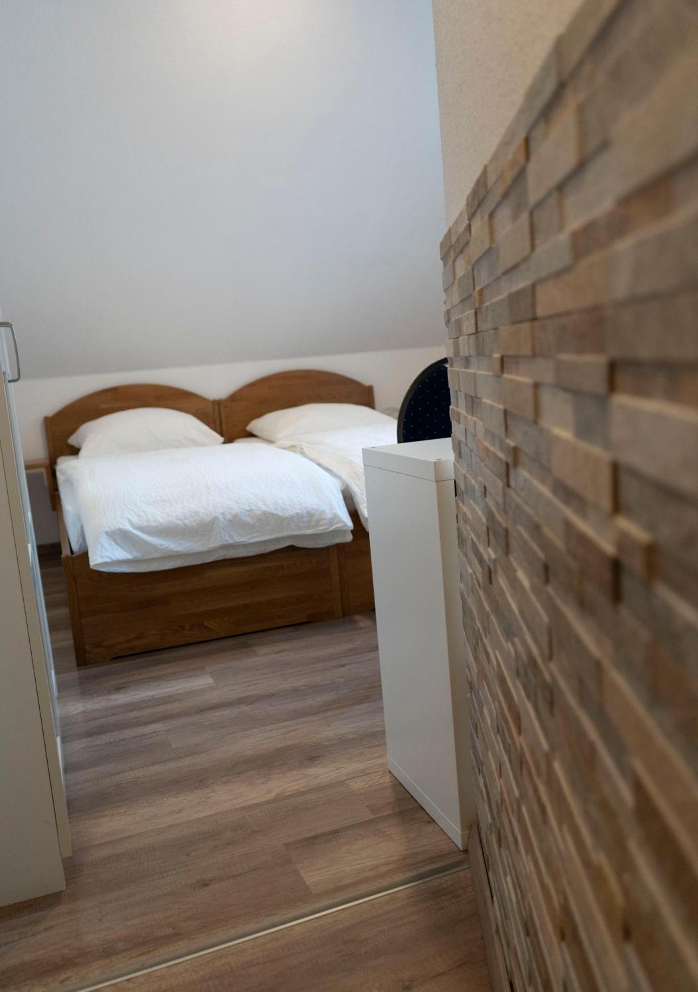 Gaststaette Zur Eiche Hotel Хановер Екстериор снимка