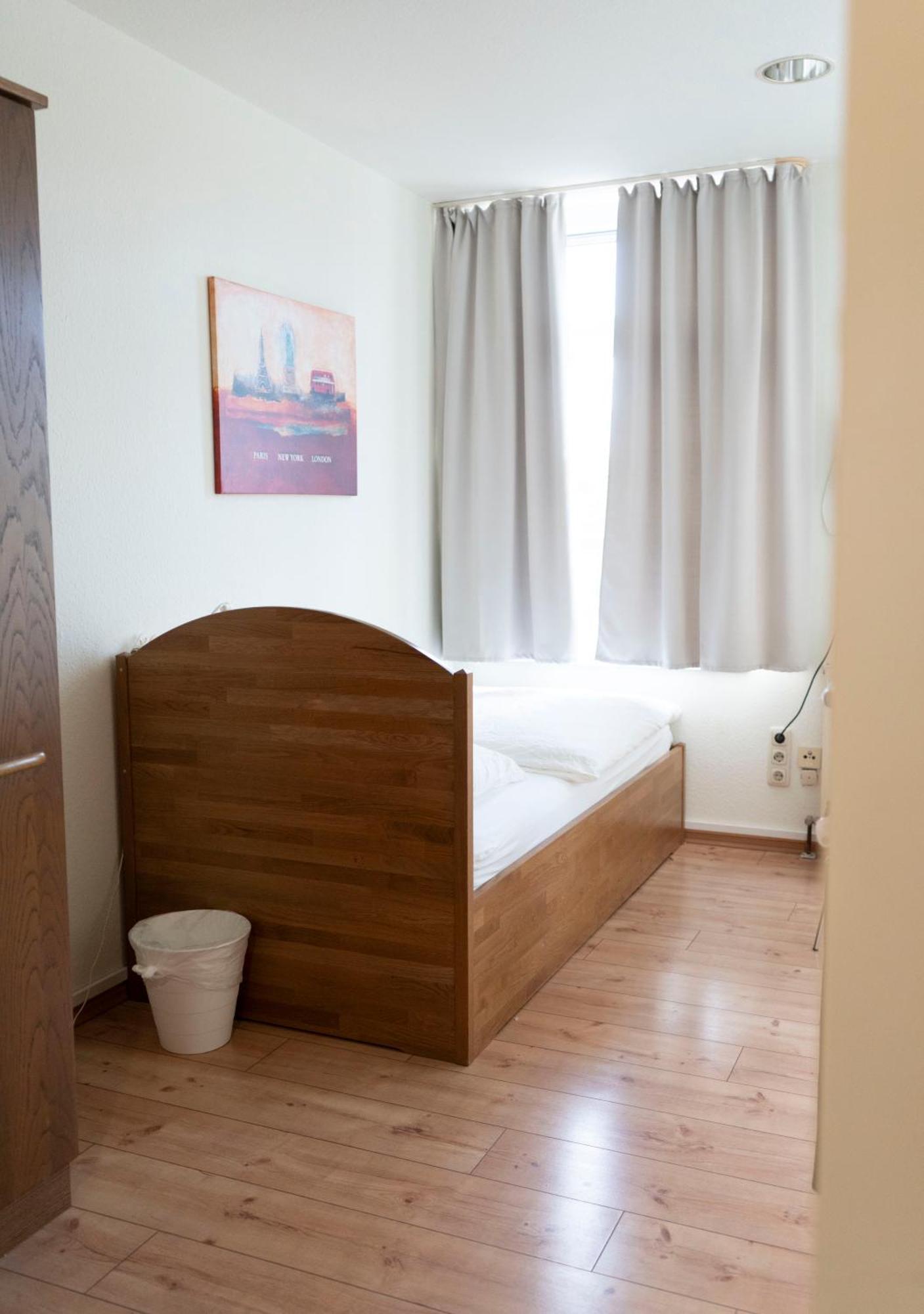 Gaststaette Zur Eiche Hotel Хановер Екстериор снимка