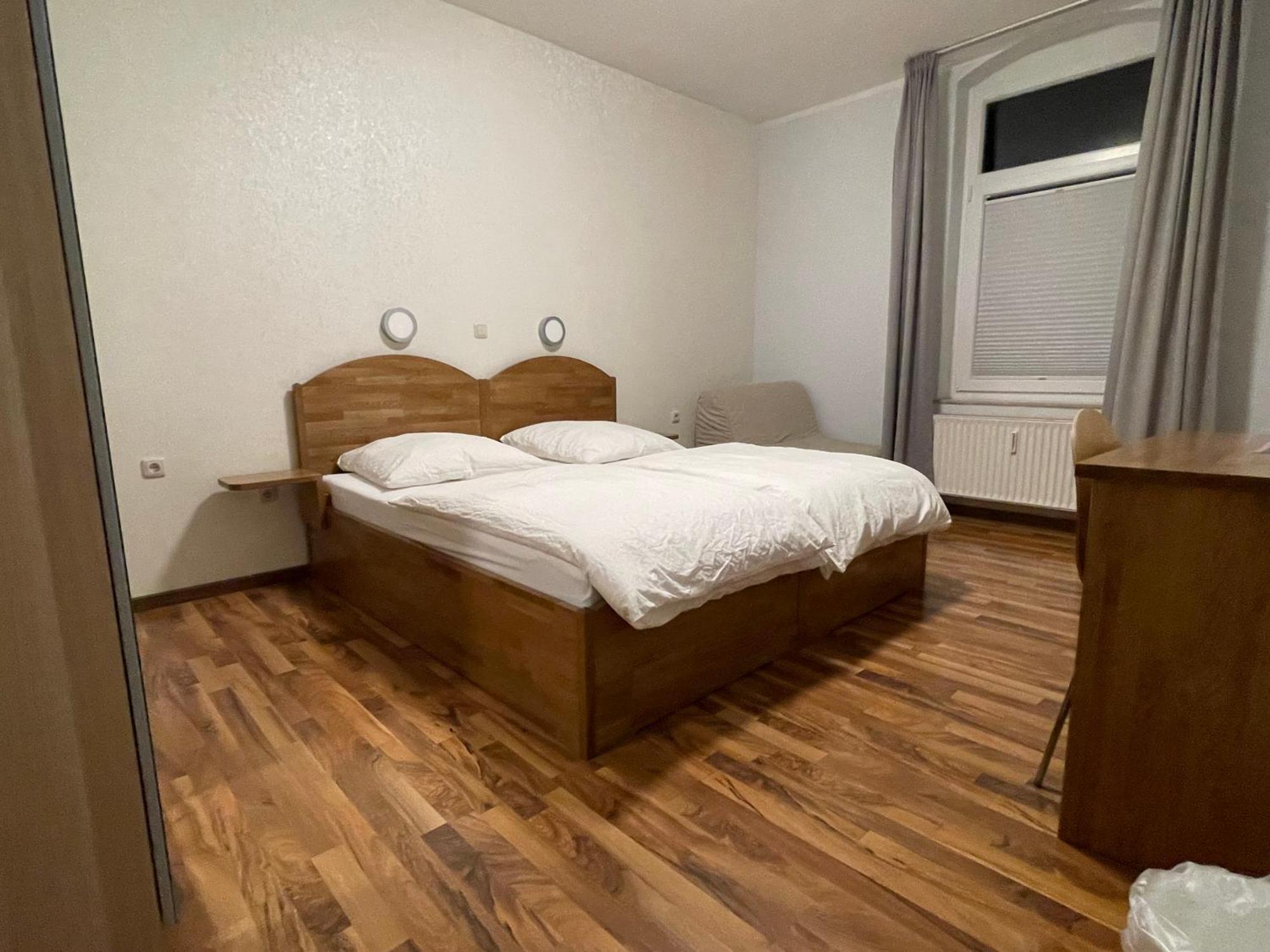Gaststaette Zur Eiche Hotel Хановер Екстериор снимка