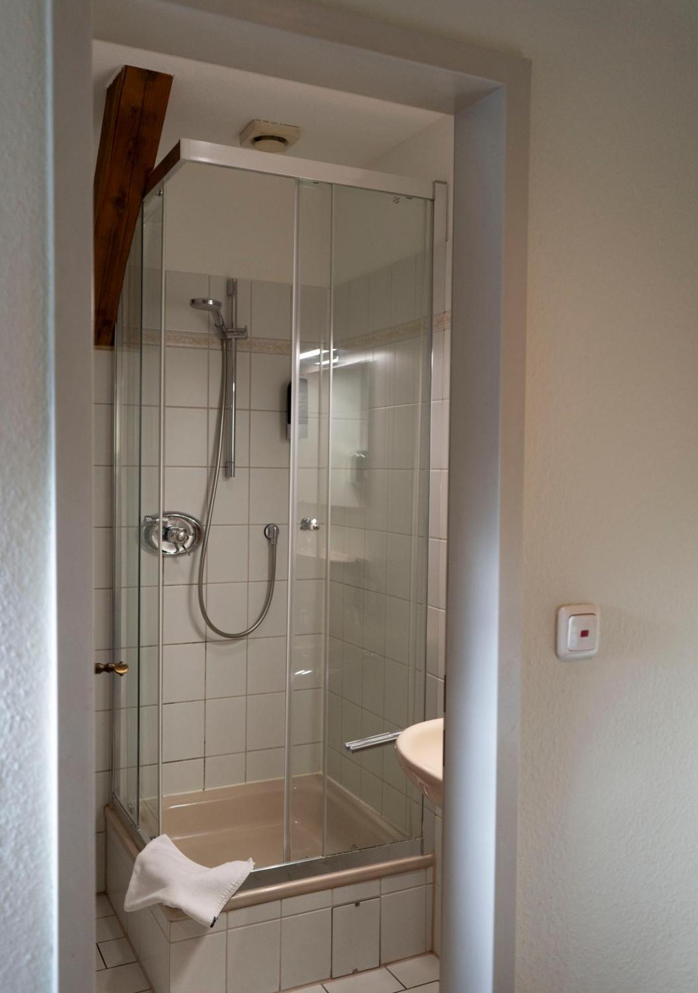 Gaststaette Zur Eiche Hotel Хановер Екстериор снимка