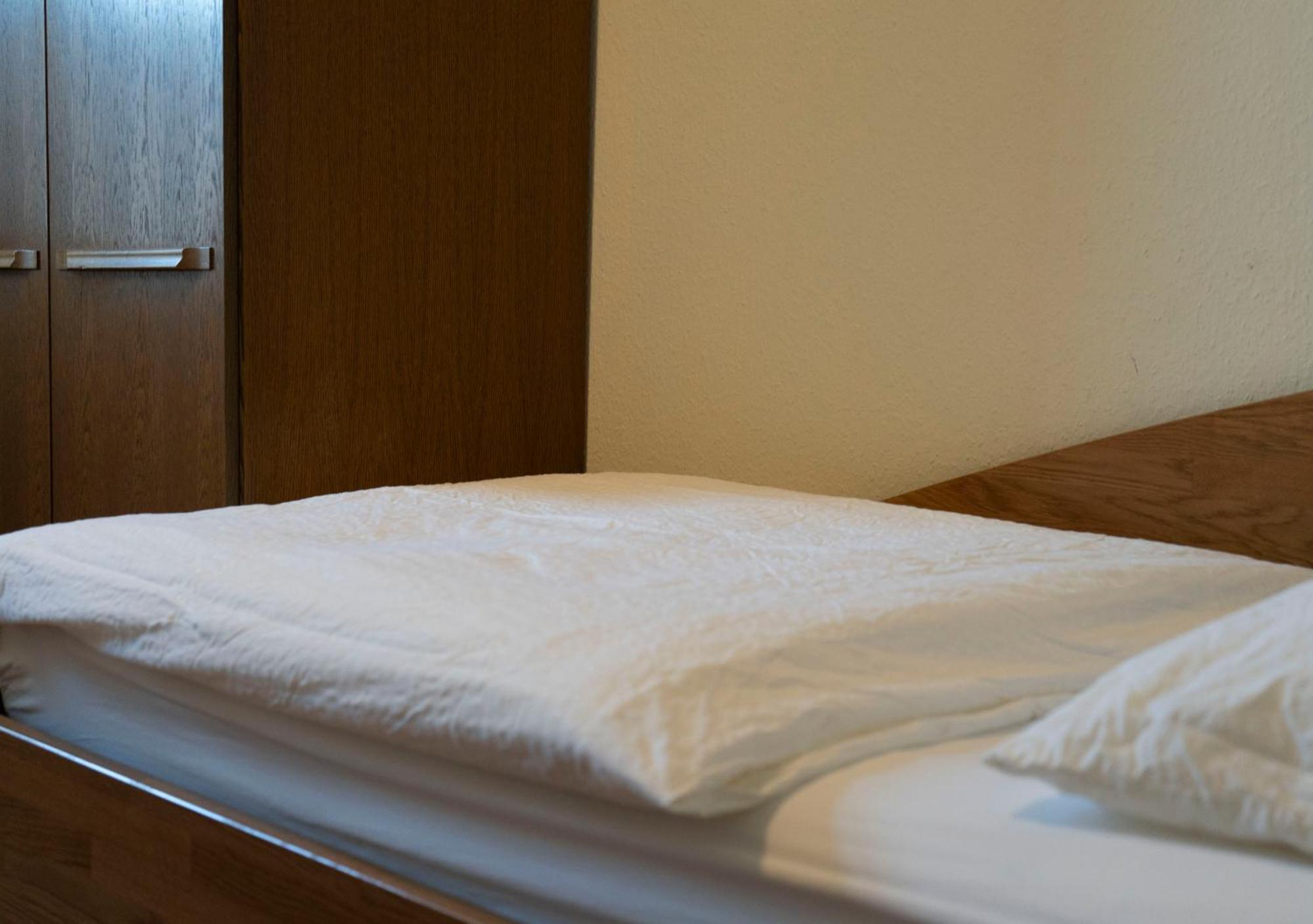 Gaststaette Zur Eiche Hotel Хановер Екстериор снимка