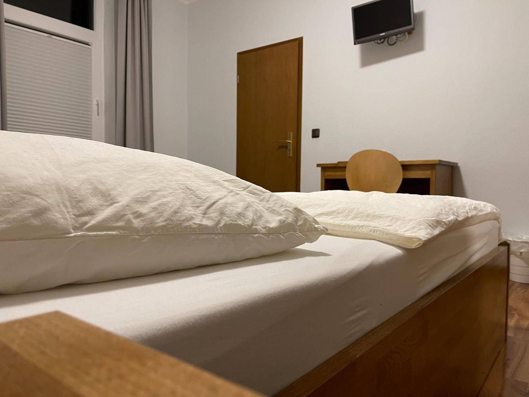 Gaststaette Zur Eiche Hotel Хановер Екстериор снимка