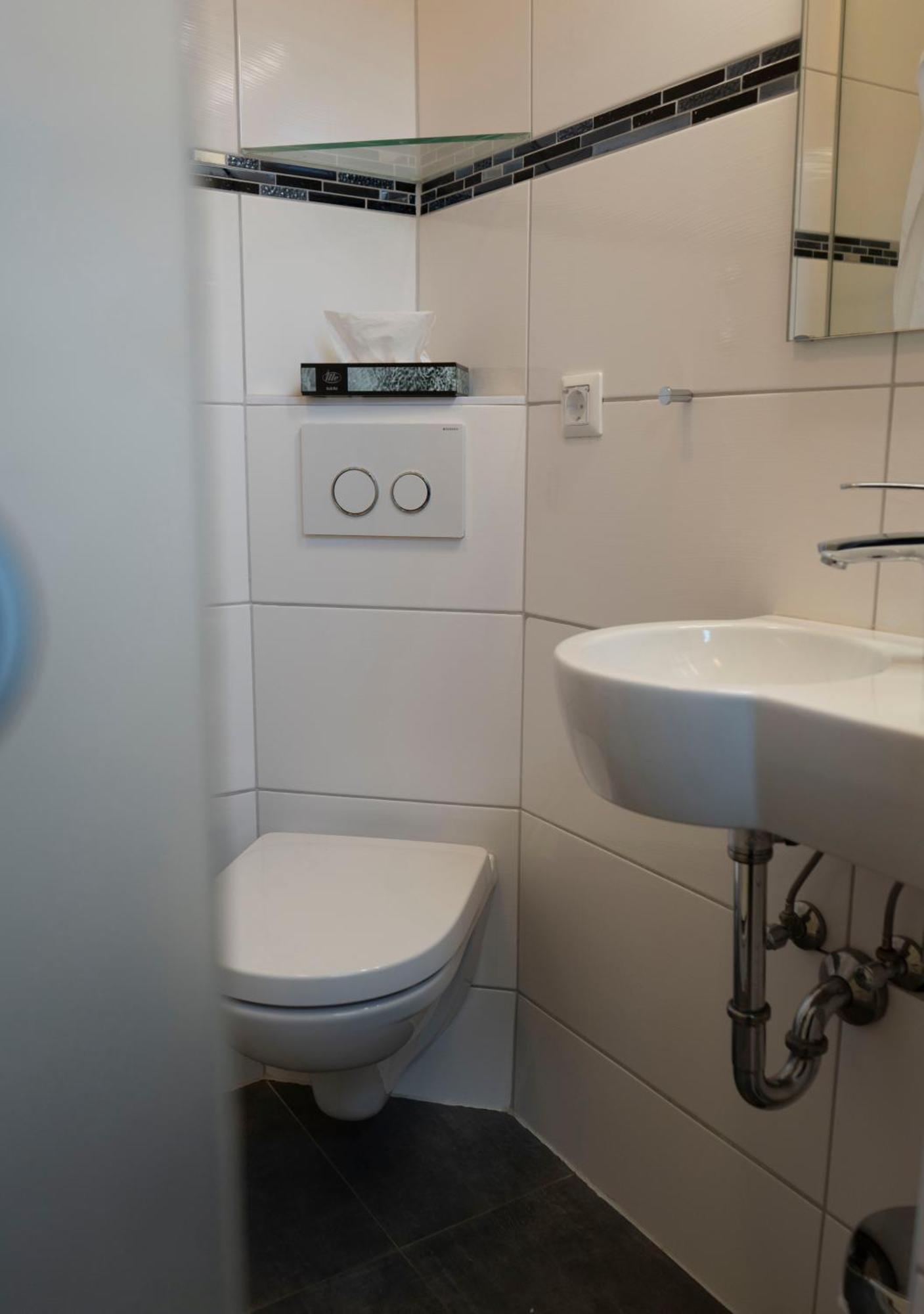 Gaststaette Zur Eiche Hotel Хановер Екстериор снимка