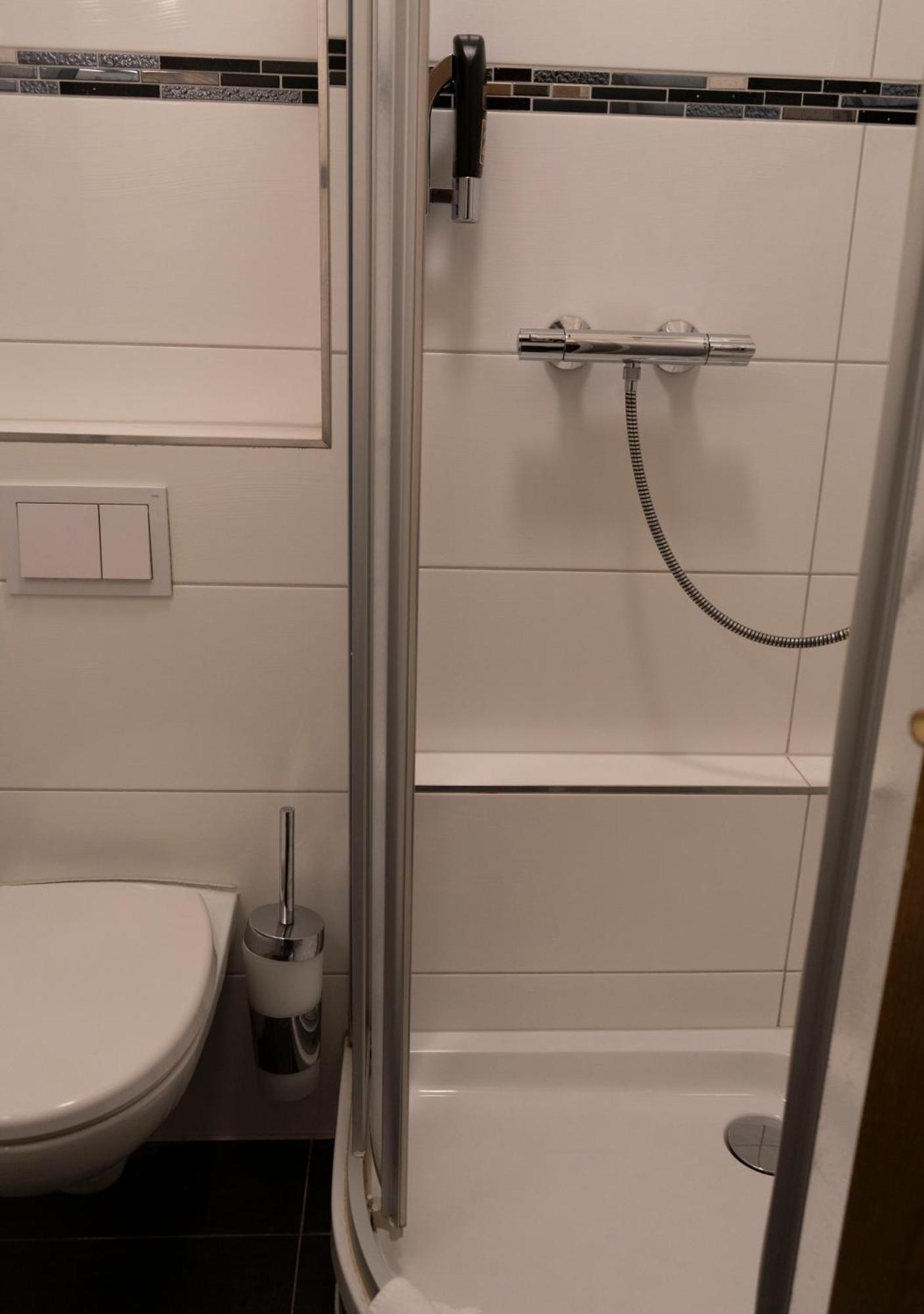 Gaststaette Zur Eiche Hotel Хановер Екстериор снимка