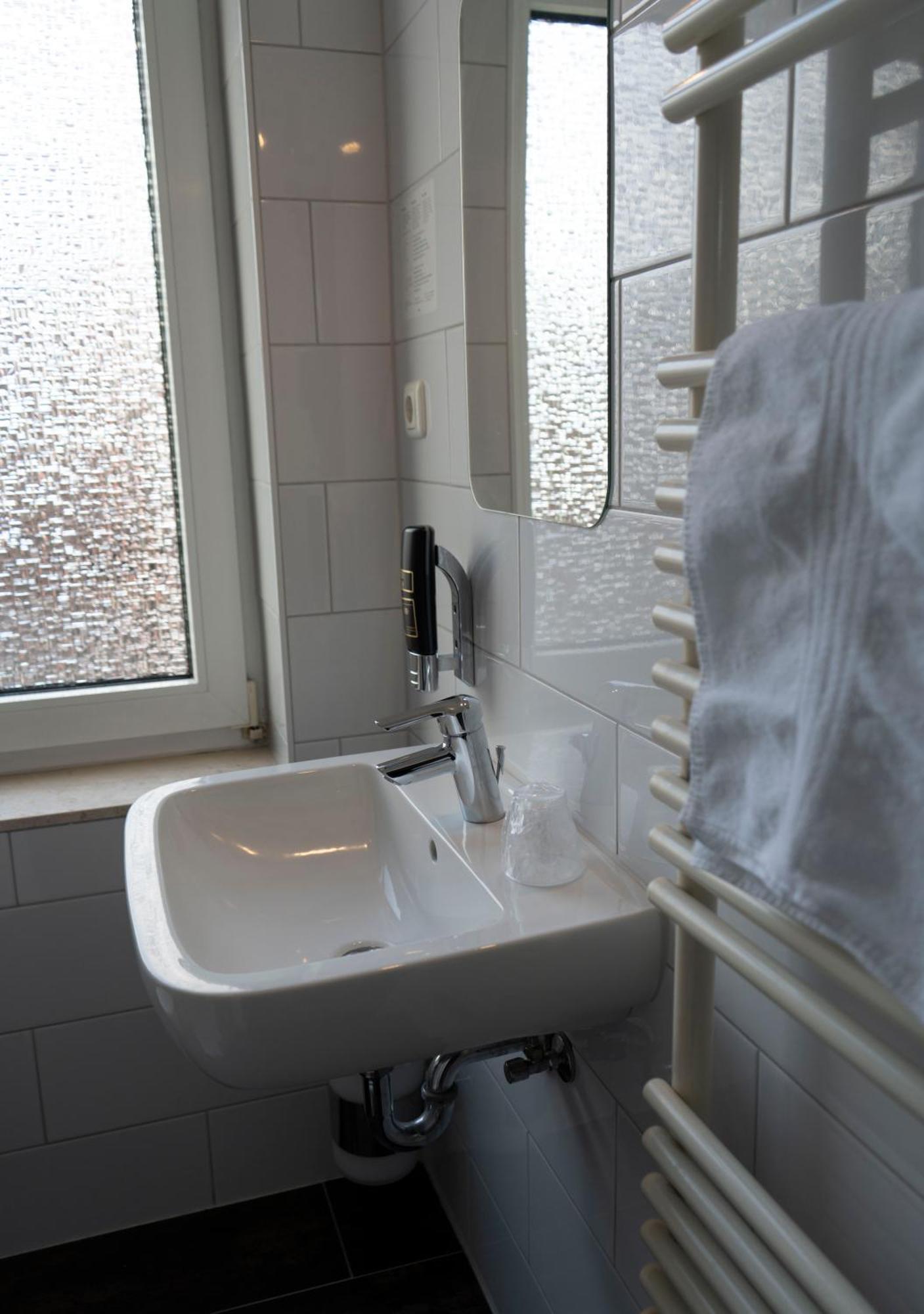 Gaststaette Zur Eiche Hotel Хановер Екстериор снимка
