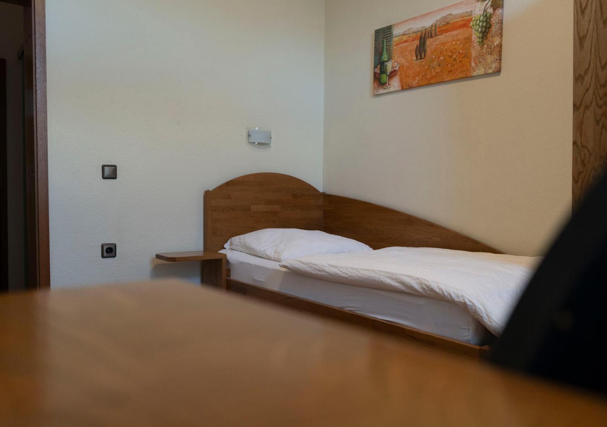 Gaststaette Zur Eiche Hotel Хановер Екстериор снимка