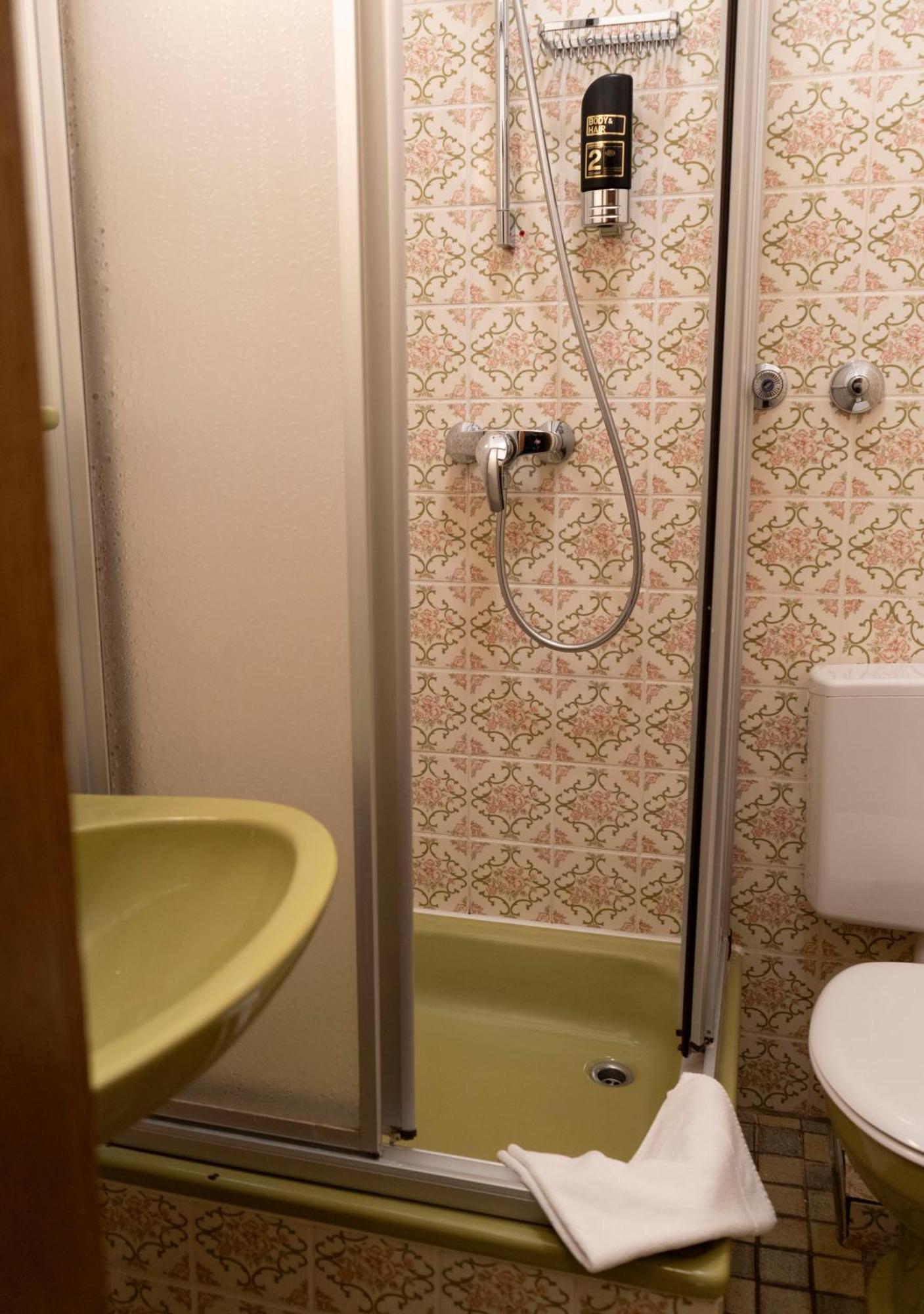 Gaststaette Zur Eiche Hotel Хановер Екстериор снимка