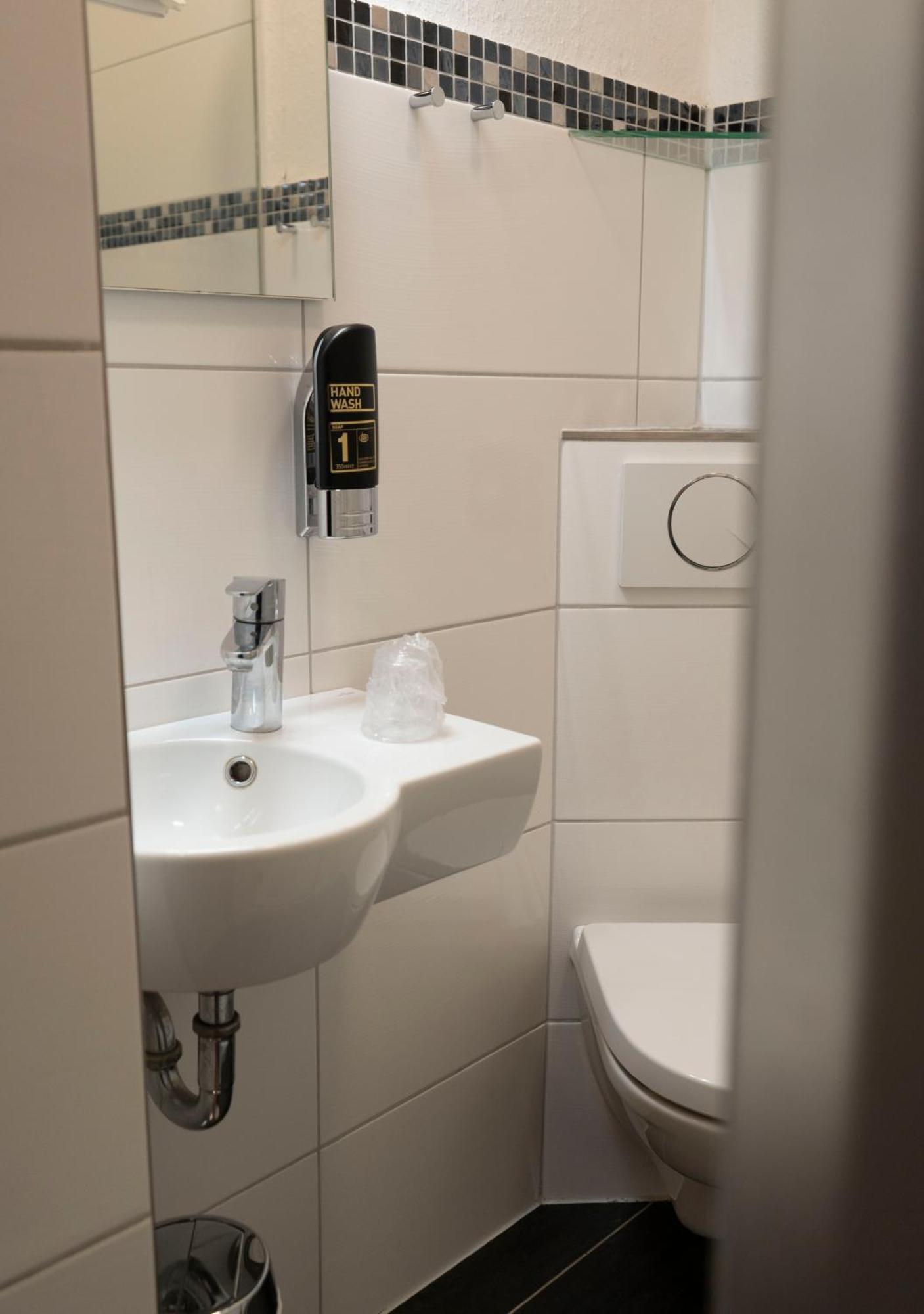 Gaststaette Zur Eiche Hotel Хановер Екстериор снимка